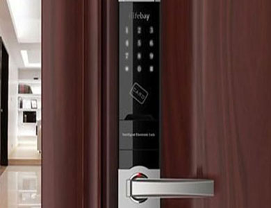 满城24小时上门开锁公司